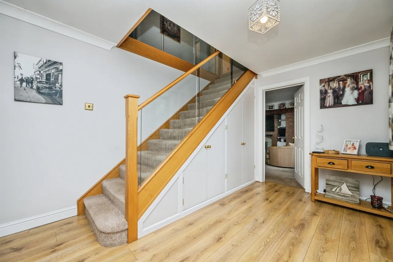 Inett Way, Droitwich, WR9, photo 3