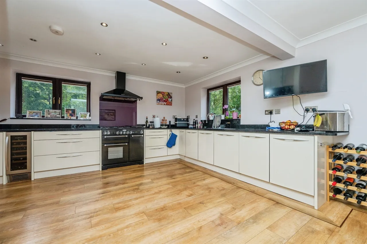 Inett Way, Droitwich, WR9, photo 6