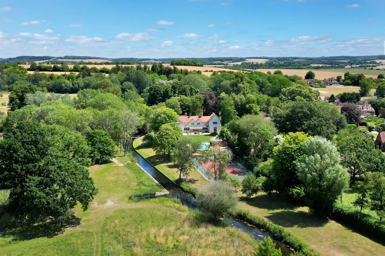 6 bed house for sale — The Street, North Stoke, Wallingford, Oxfordshire, OX10 6BL