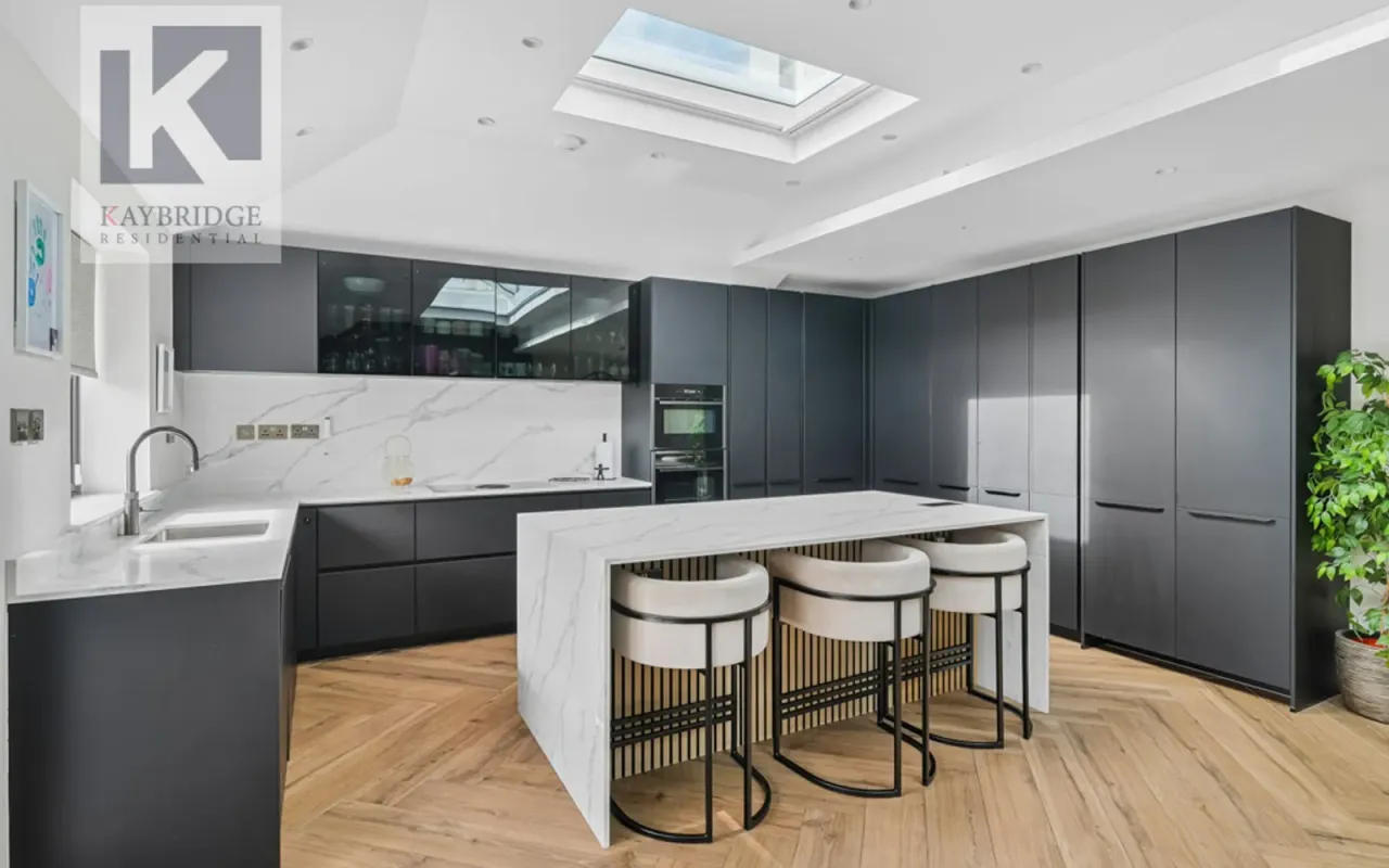 Bradstock Road, Epsom, KT17, photo 3