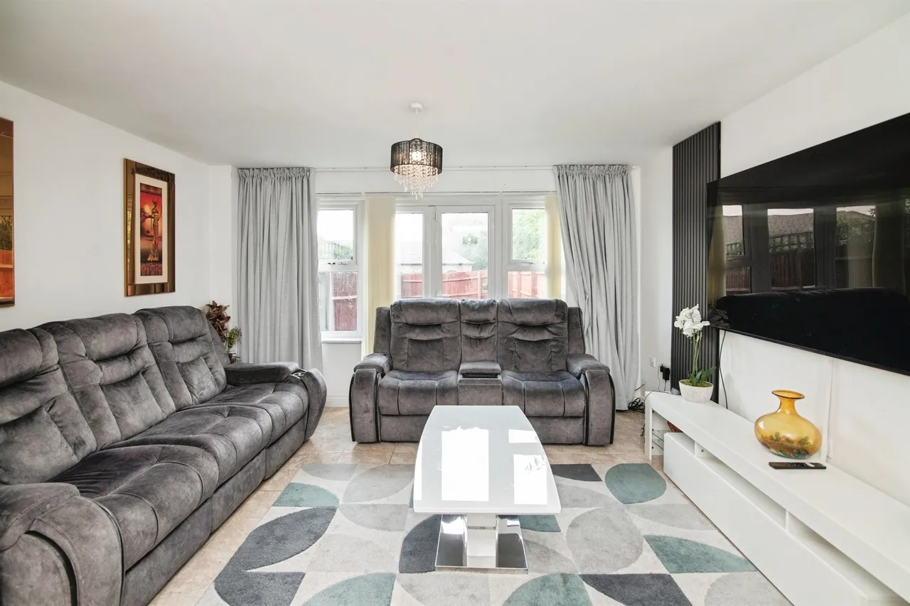 Bague Walk, Brierley Hill, DY5, photo 6