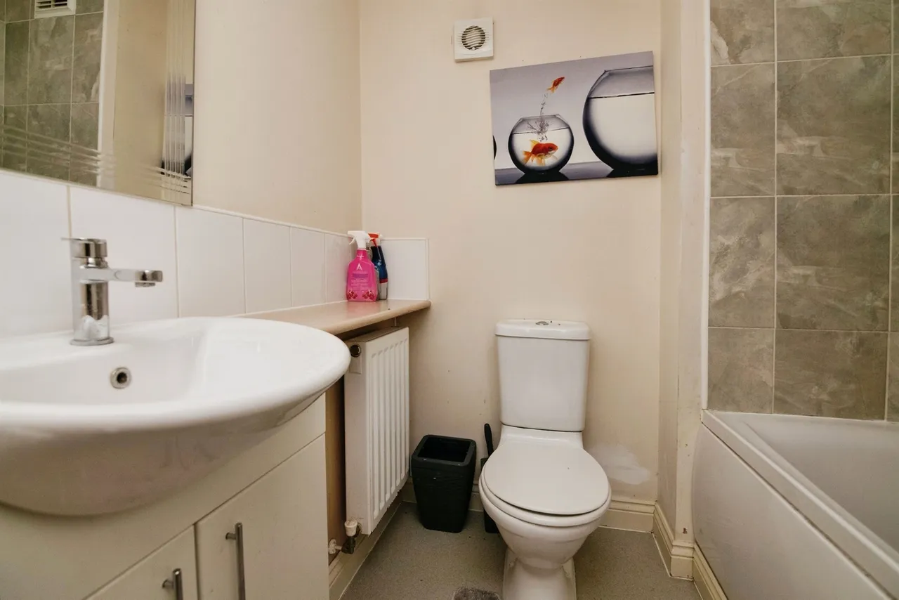 Bague Walk, Brierley Hill, DY5, photo 12