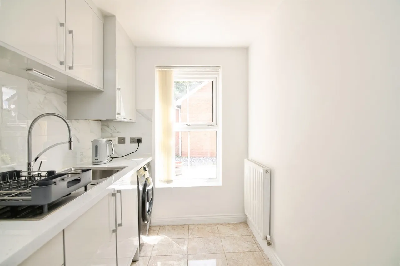 Bague Walk, Brierley Hill, DY5, photo 15