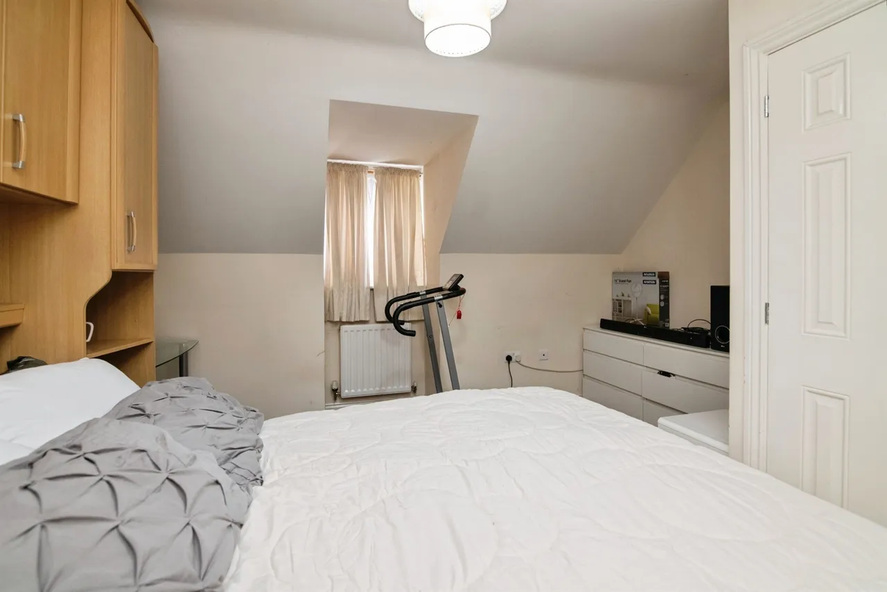 Bague Walk, Brierley Hill, DY5, photo 8