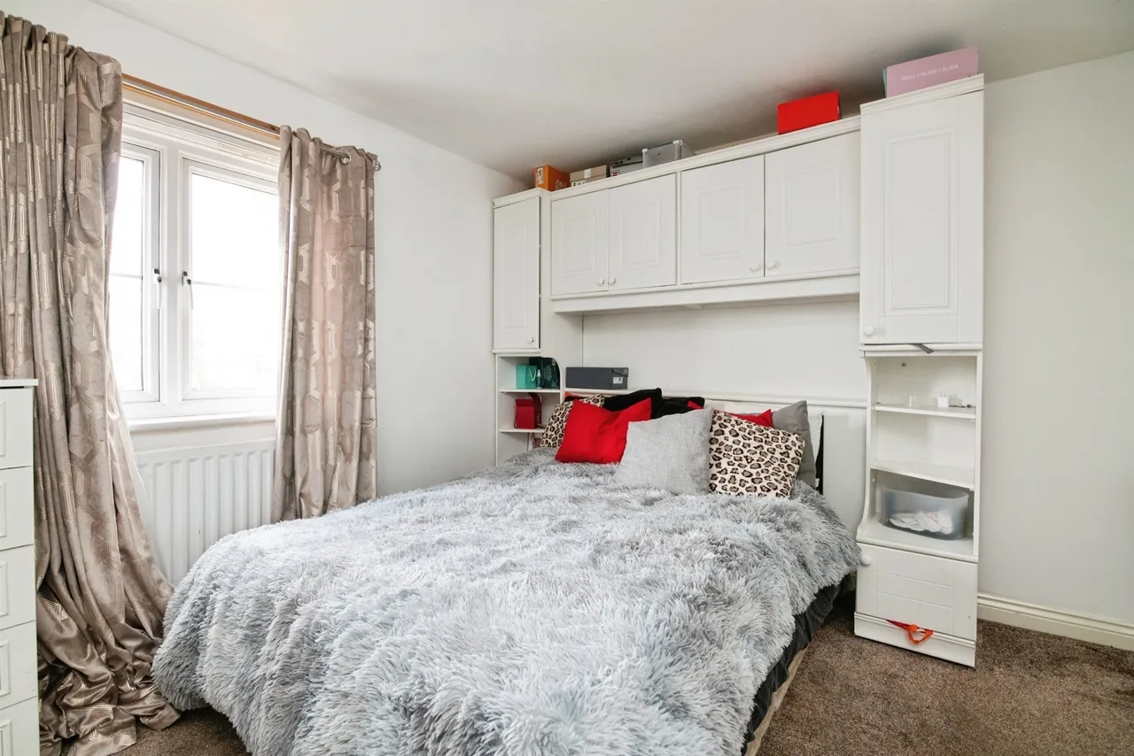 Bague Walk, Brierley Hill, DY5, photo 13