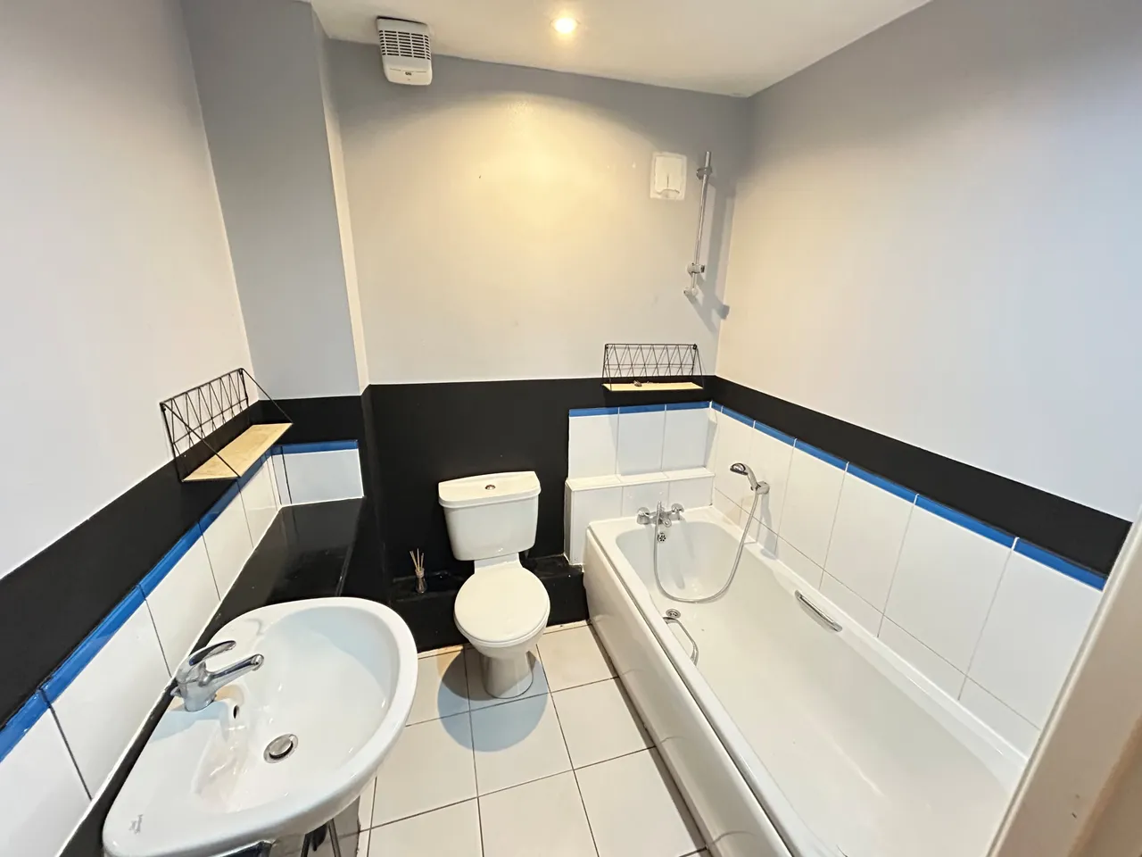 Bamber Bridge, Preston, PR5 6SU, photo 14