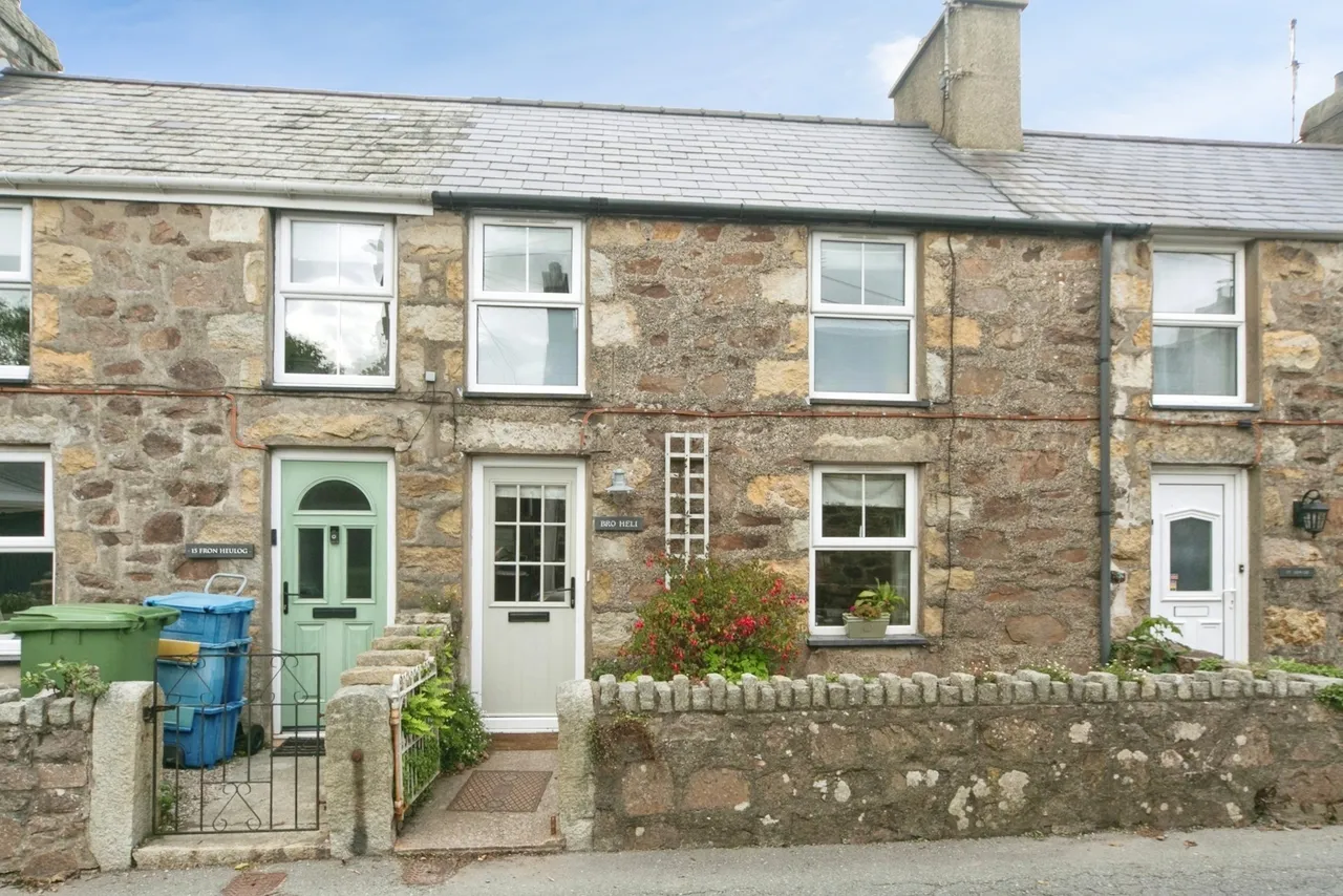 2 bed house for sale, Madryn Terrace, Llanbedrog, LL53