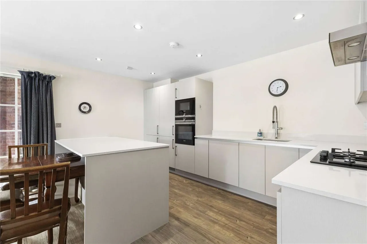 Portland Crescent, Marlow, SL7, photo 5