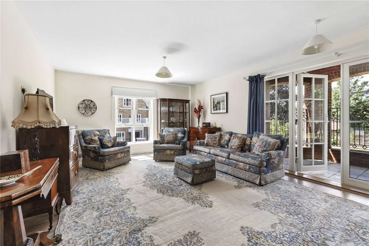 Portland Crescent, Marlow, SL7, photo 2