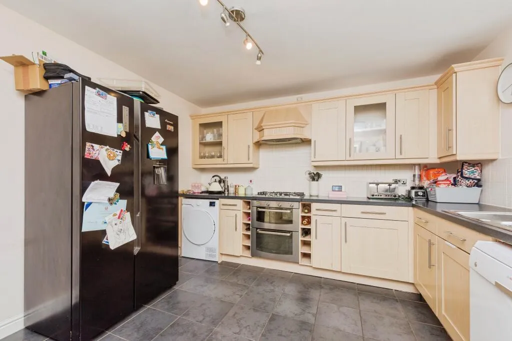 Pewter Court, Wilnecote, B77, photo 10
