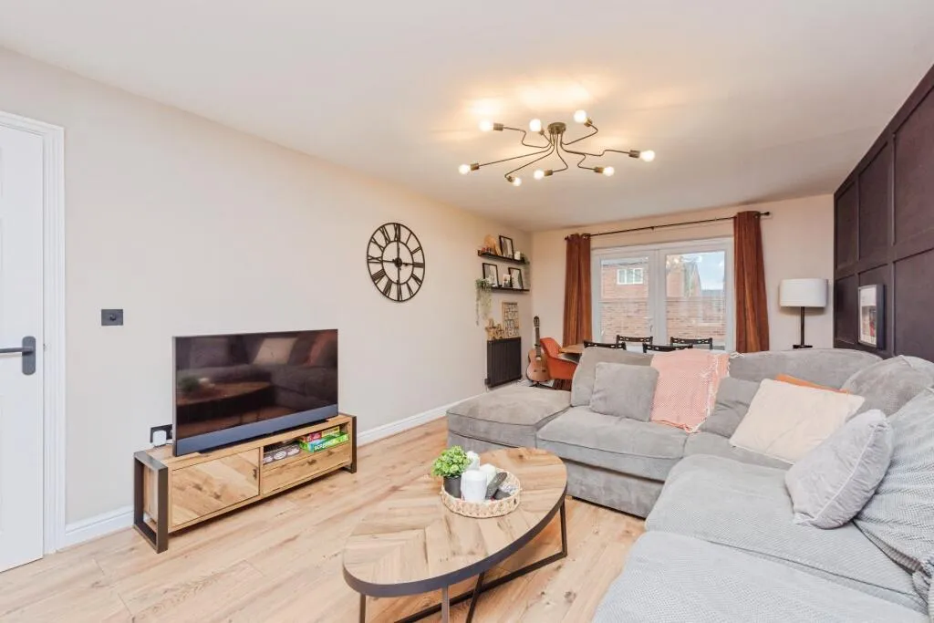 Pewter Court, Wilnecote, B77, photo 5