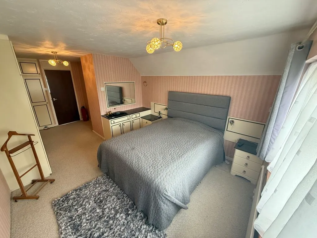 Crossfell Road, Leverstock Green HP3 8RF, photo 12