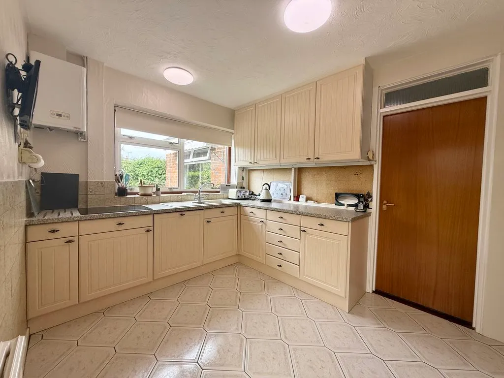 Crossfell Road, Leverstock Green HP3 8RF, photo 9