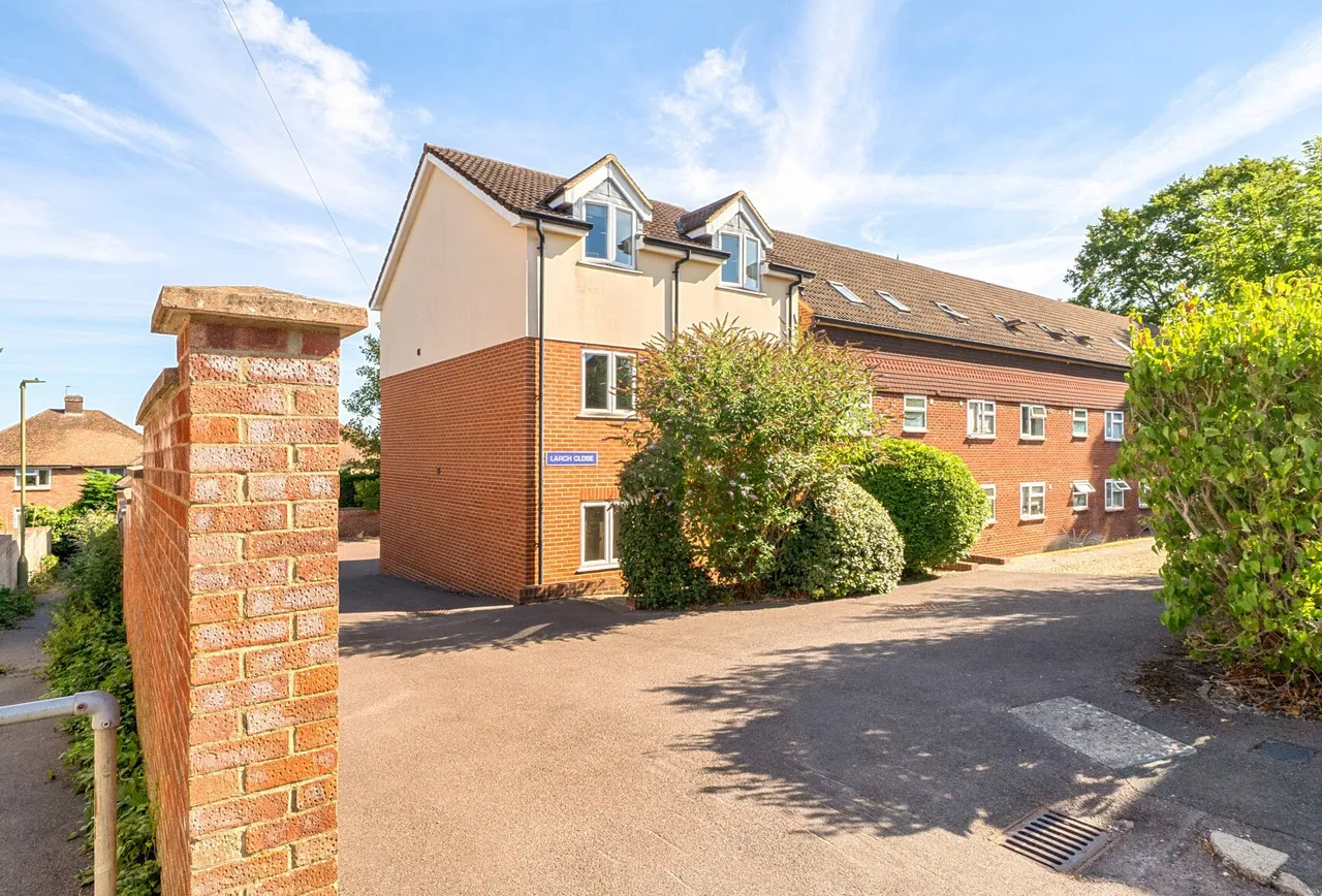 2 bed flat for sale — Larch Close, Oxford, OX2 9EW