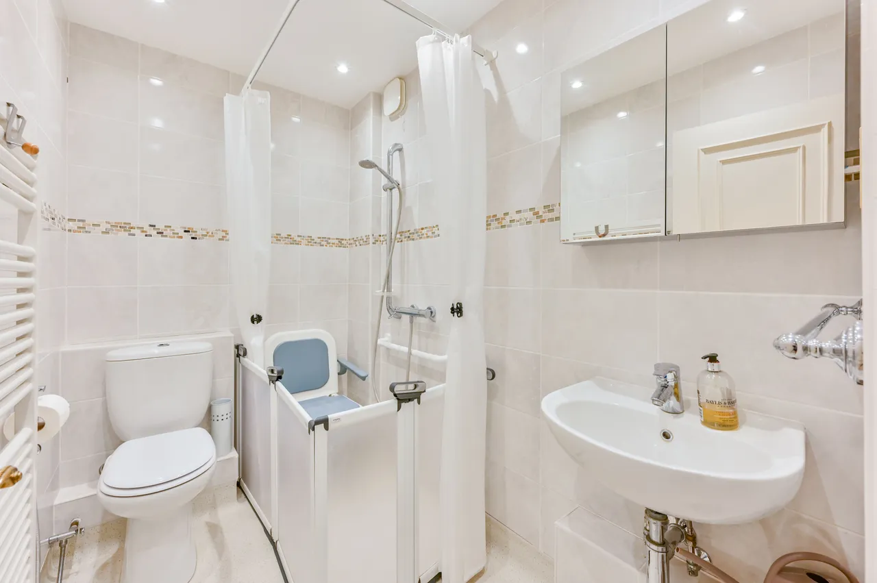 Flat 1 Bentinck Close, 76-82 Prince Albert Road, London, photo 7