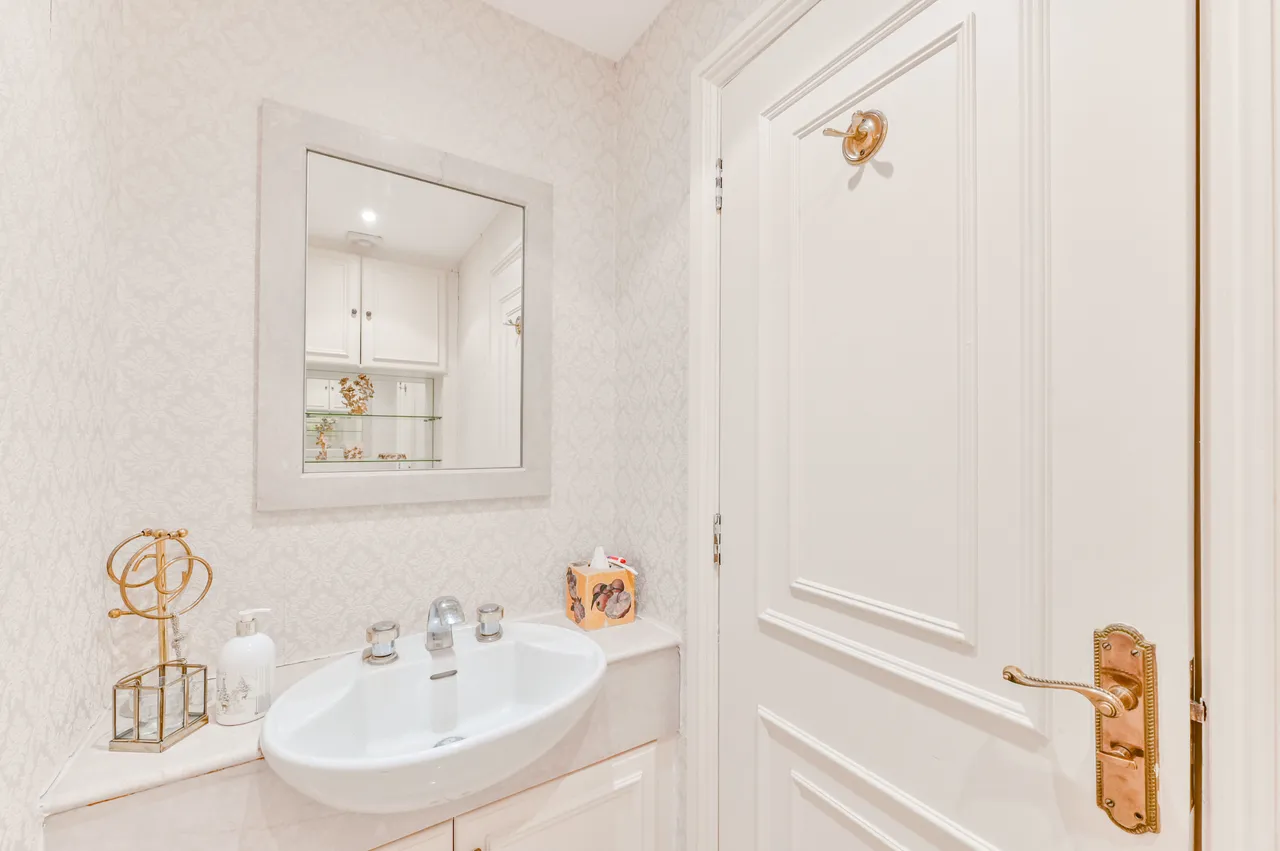 Flat 1 Bentinck Close, 76-82 Prince Albert Road, London, photo 9