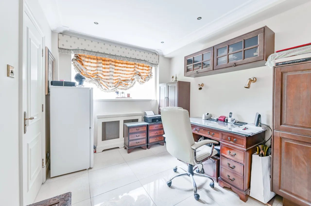 Flat 1 Bentinck Close, 76-82 Prince Albert Road, London, photo 8