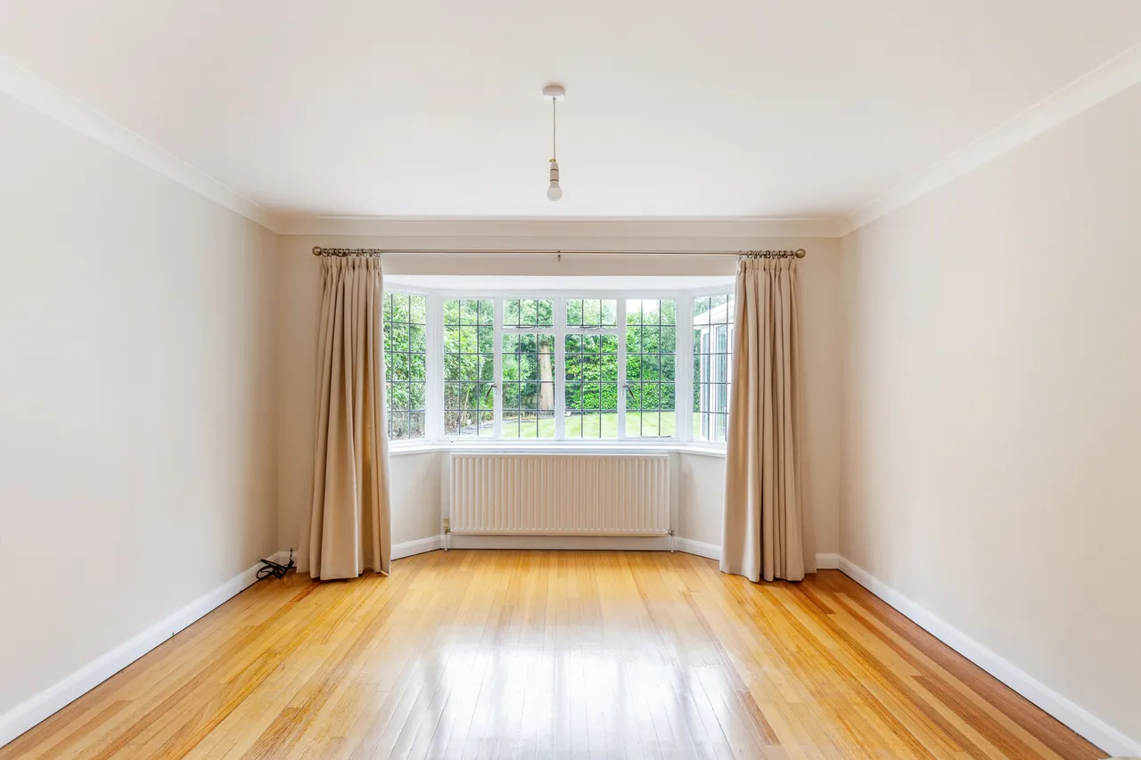 Granville Close, St George's Hill, Weybridge, KT13, photo 3