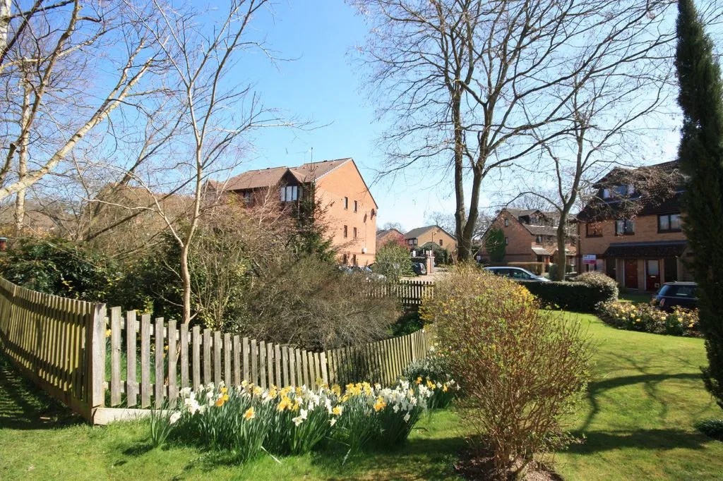 Manor Fields, Horsham, photo 4