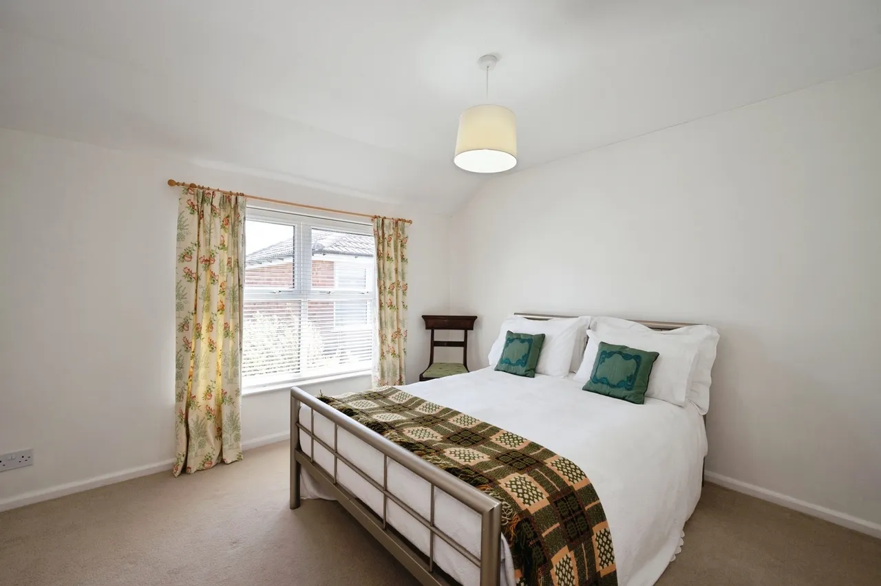 Bracklesham Road, Hayling Island, PO11, photo 9