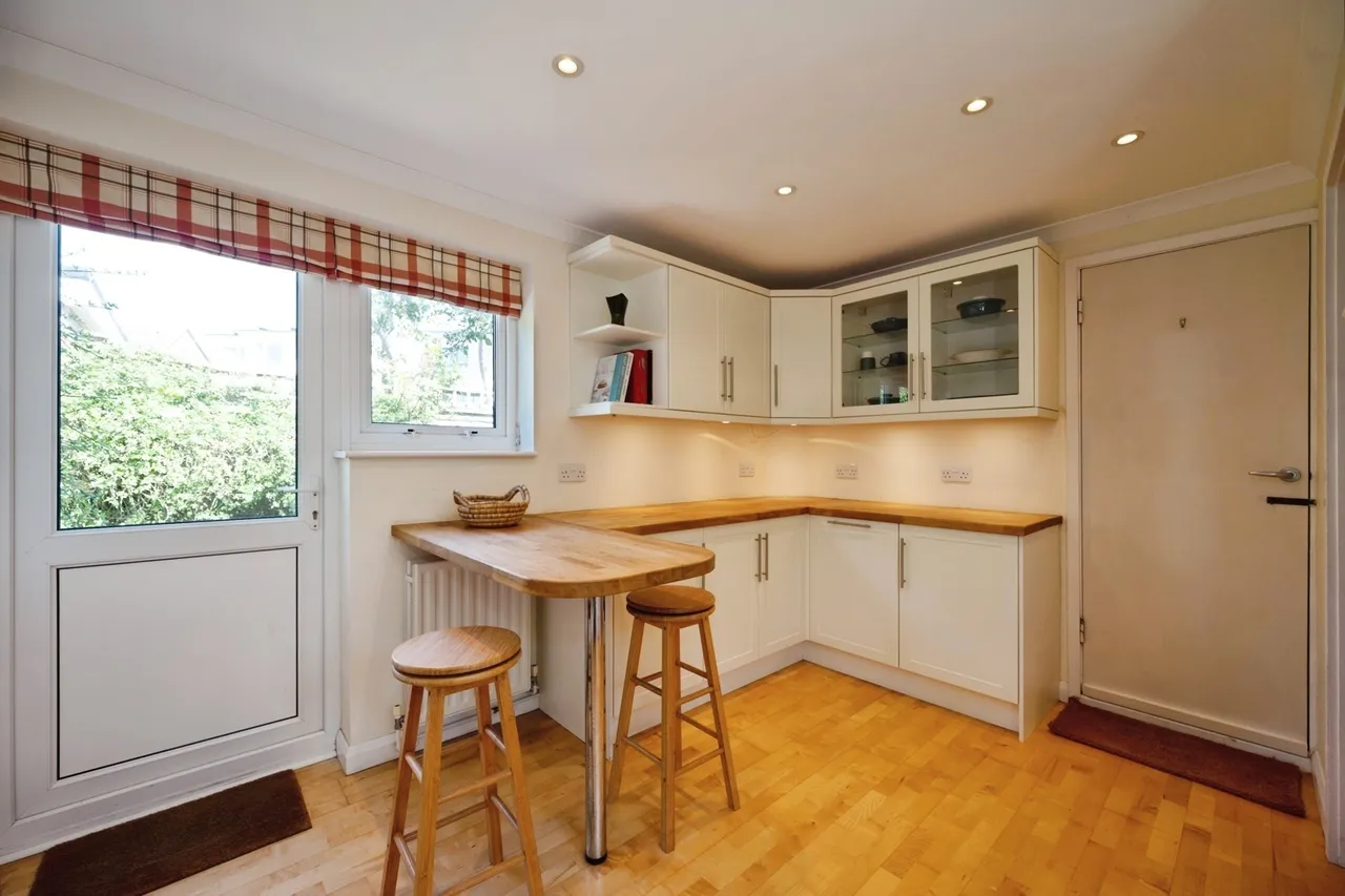 Bracklesham Road, Hayling Island, PO11, photo 6