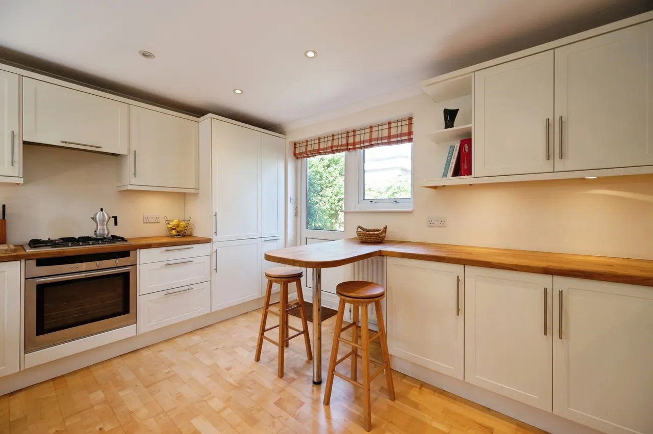 Bracklesham Road, Hayling Island, PO11, photo 15