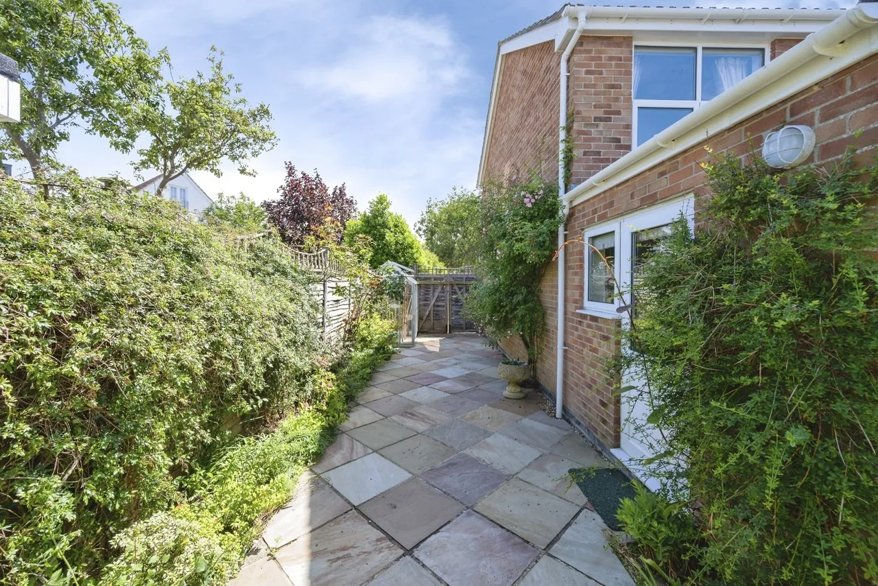 Bracklesham Road, Hayling Island, PO11, photo 14