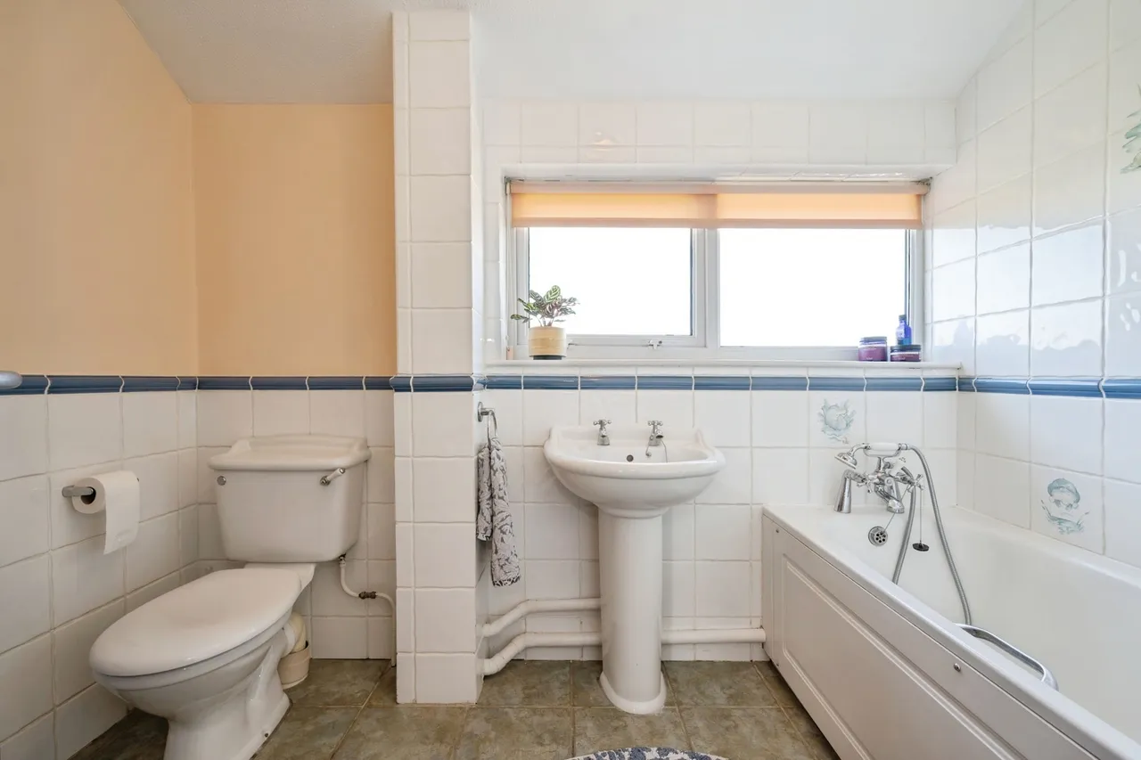 Bracklesham Road, Hayling Island, PO11, photo 10
