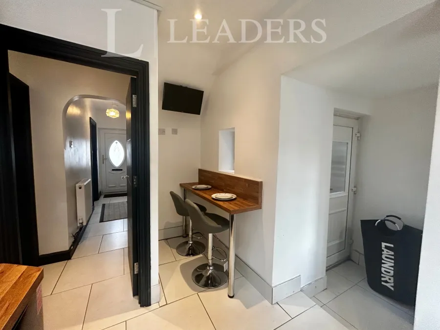 Links Road, Oldbury, B68, photo 4