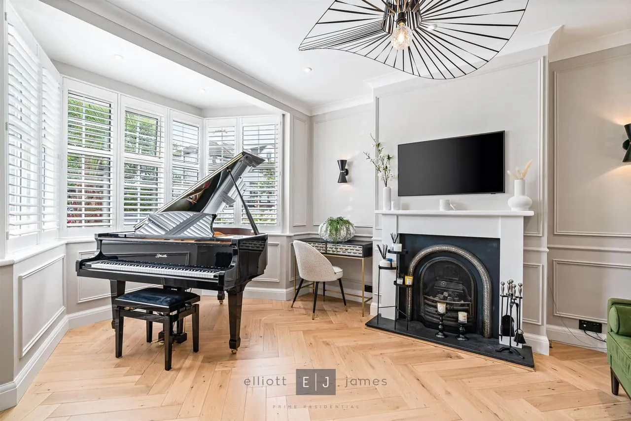 Millsmead Way, Loughton, photo 2