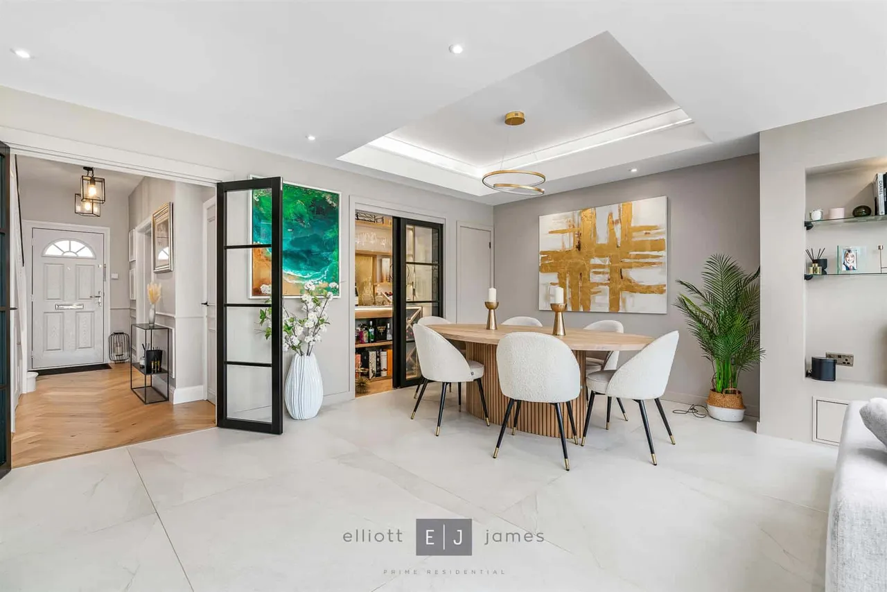 Millsmead Way, Loughton, photo 8