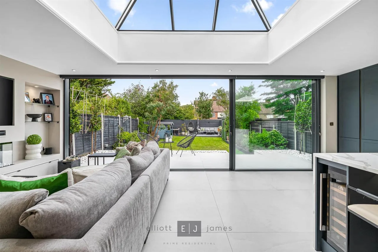 Millsmead Way, Loughton, photo 6