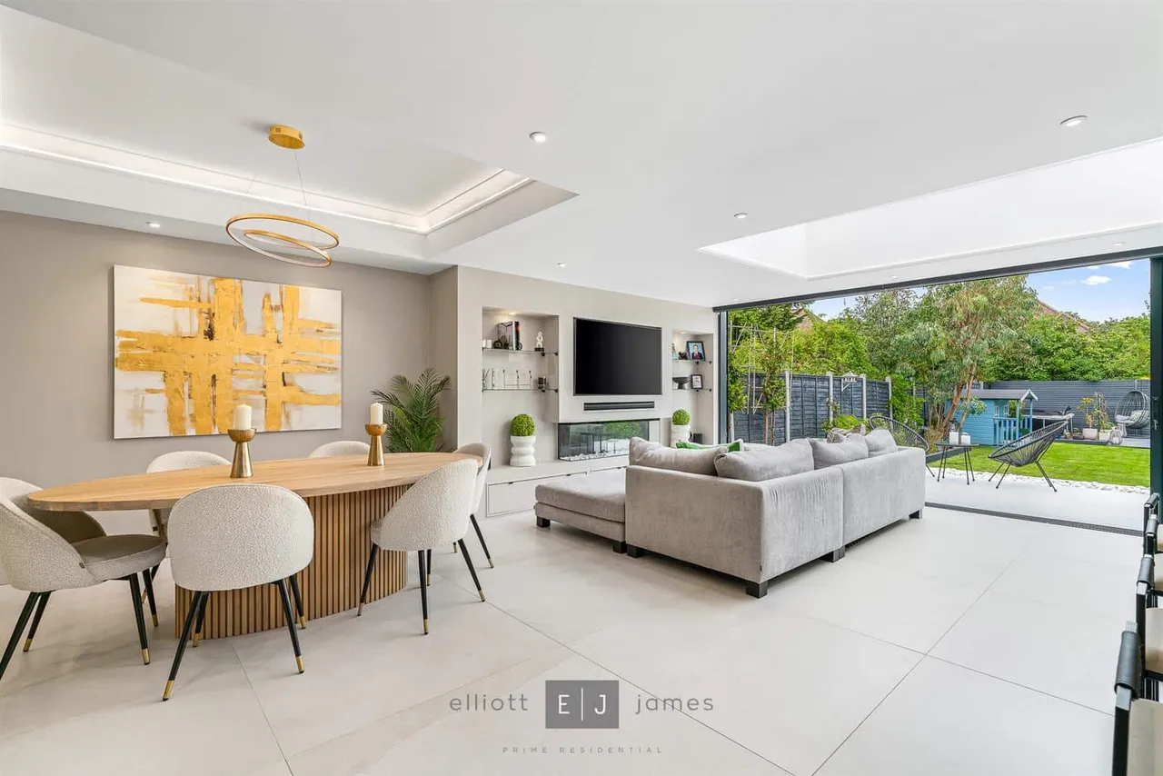 Millsmead Way, Loughton, photo 10