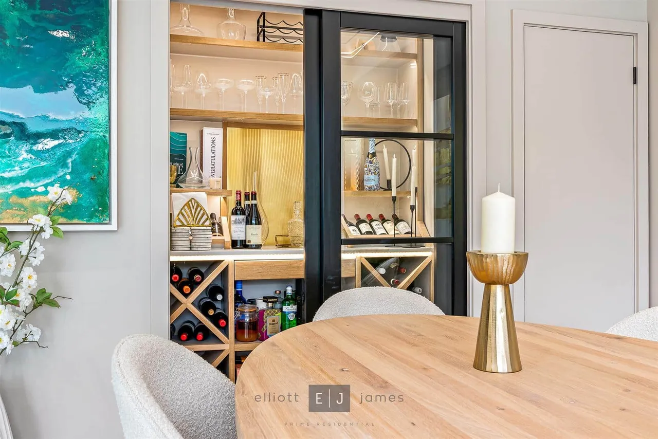 Millsmead Way, Loughton, photo 9