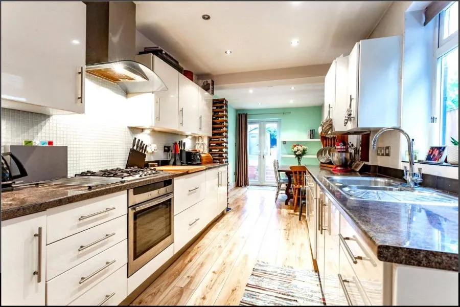 St. Leonards Road, Windsor, SL4, photo 8