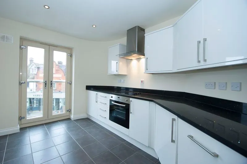 Ashley Park Road, Walton-On-Thames KT12 1JP, photo 2