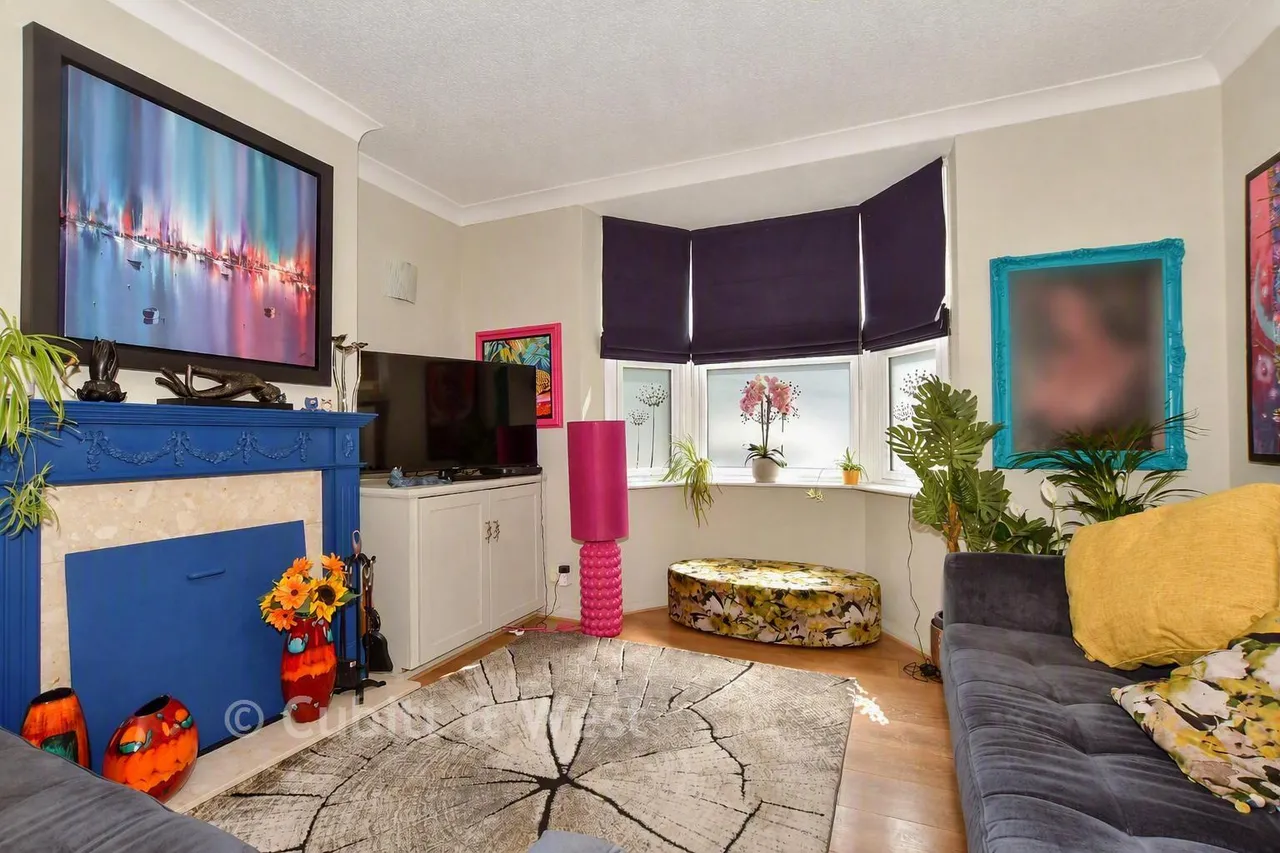 Povey Cross Road, Horley, RH6, photo 4