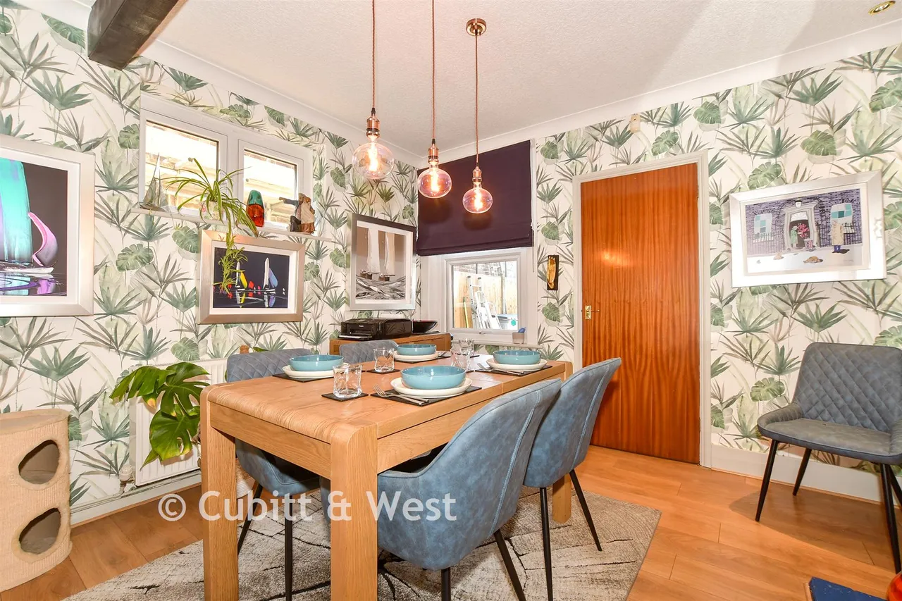 Povey Cross Road, Horley, RH6, photo 5