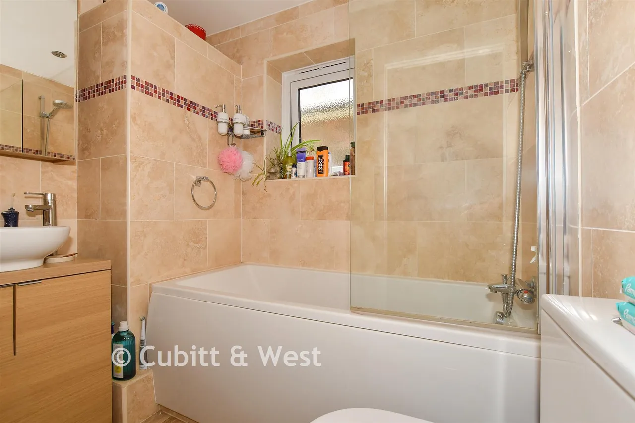 Povey Cross Road, Horley, RH6, photo 10