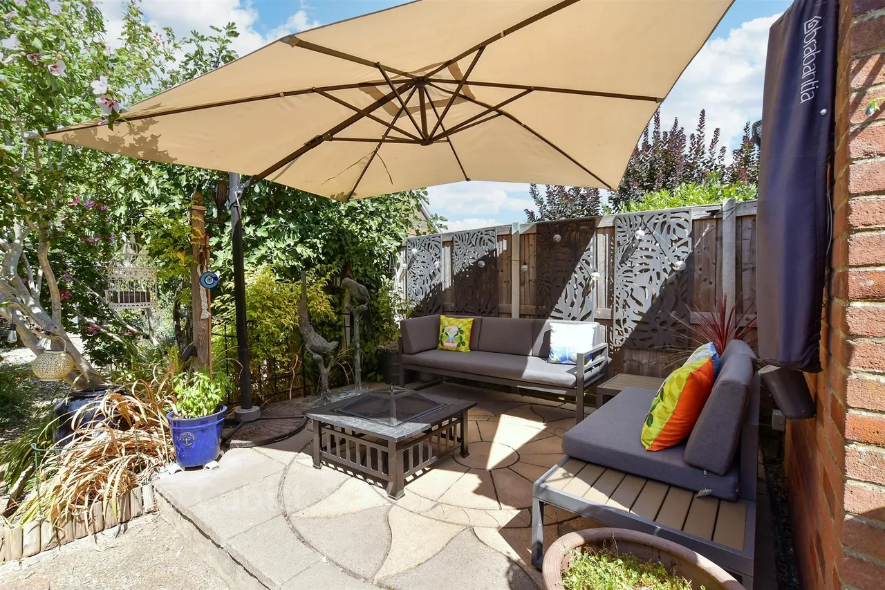 Povey Cross Road, Horley, RH6, photo 12
