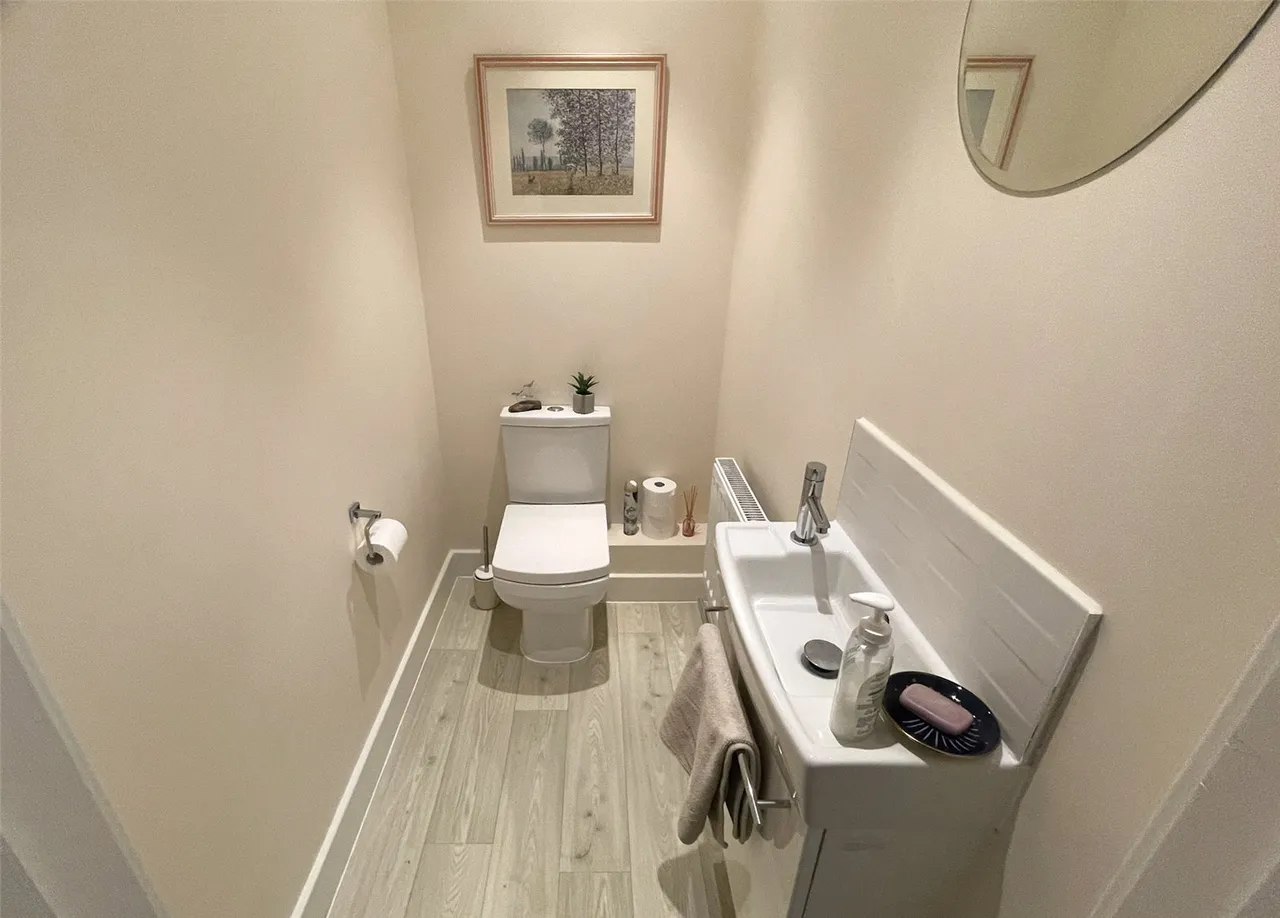 High Street, Hartley Wintney, Hampshire, RG27 8PE, photo 9