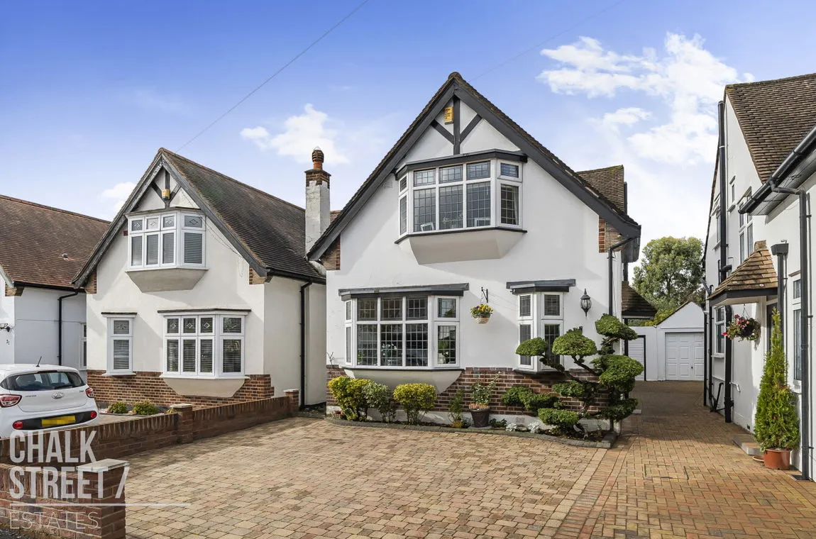 4 bed house for sale — Dee Way, Rise Park, Romford, Greater London, RM1 4XA