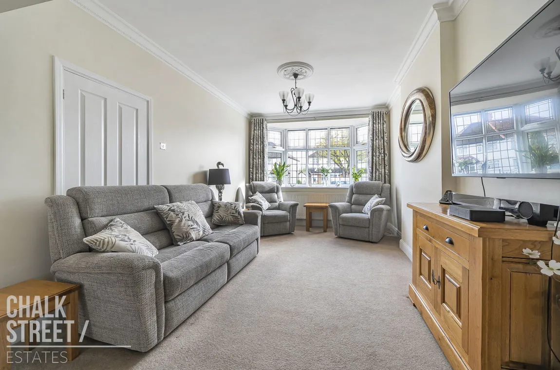 Dee Way, Rise Park, Romford, Greater London, RM1 4XA, photo 4
