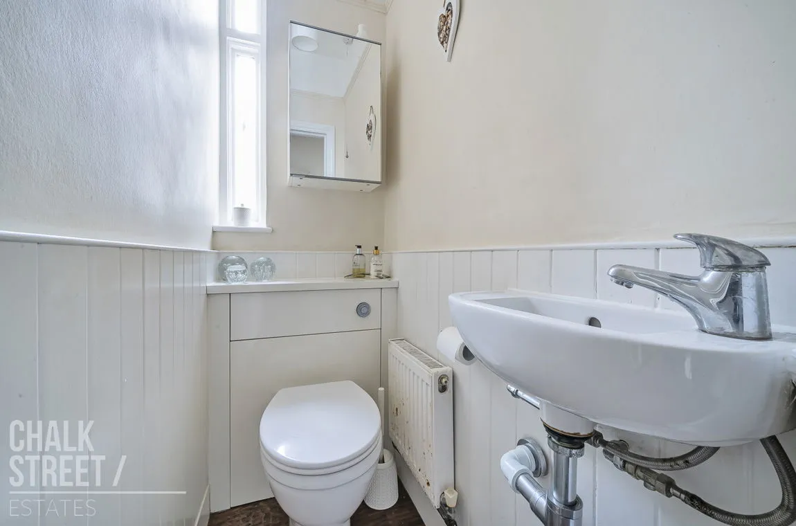 Dee Way, Rise Park, Romford, Greater London, RM1 4XA, photo 12