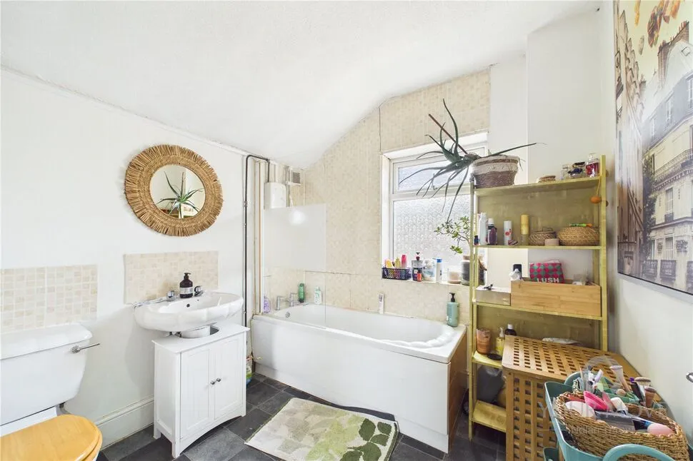 Symington Street, St James, NN5, photo 9