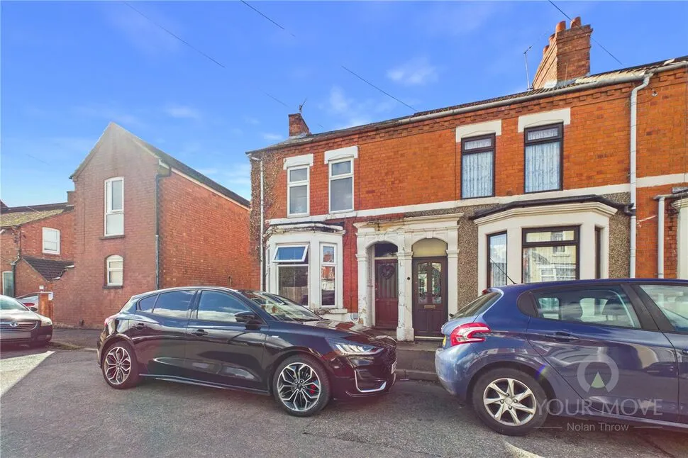 2 bed house for sale, Symington Street, St James, NN5