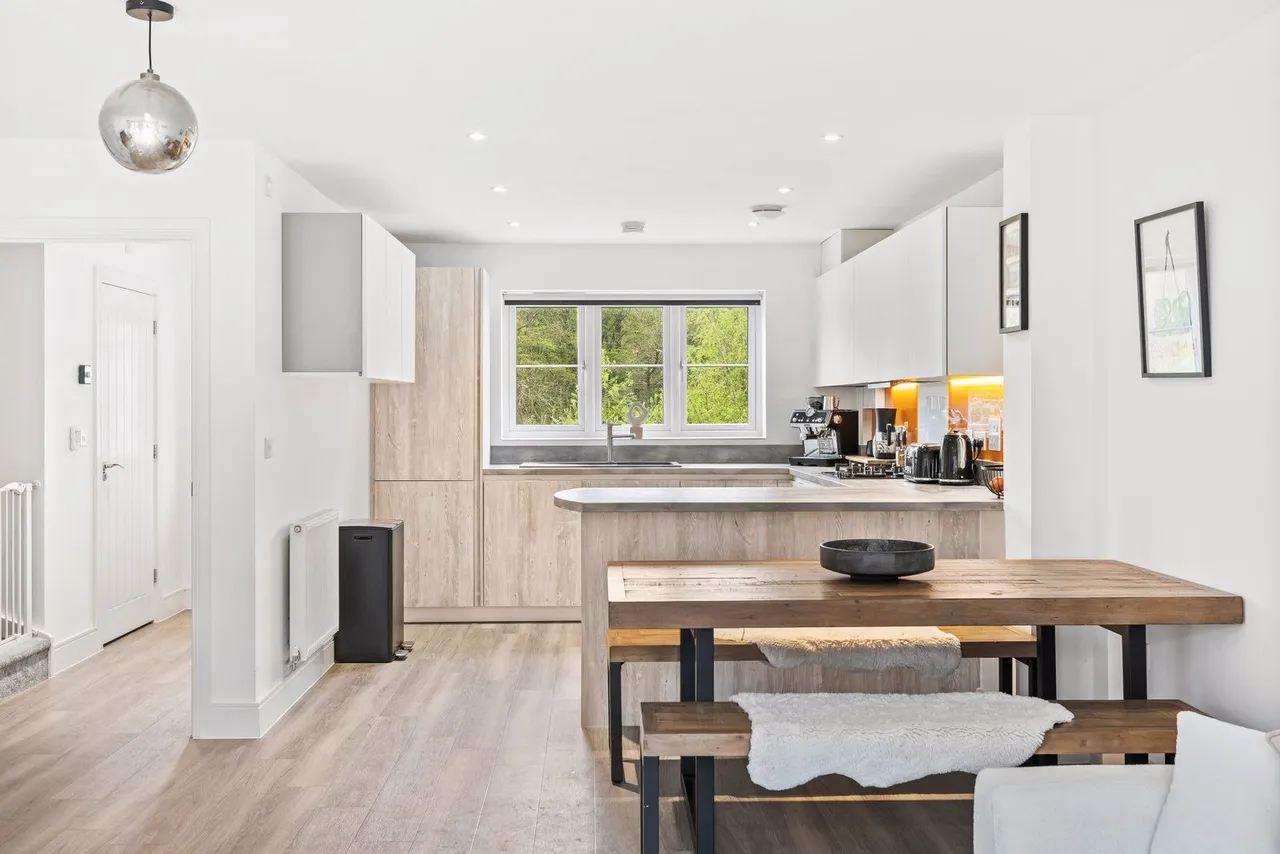 Kilnwood Avenue, Haywards Heath, photo 2