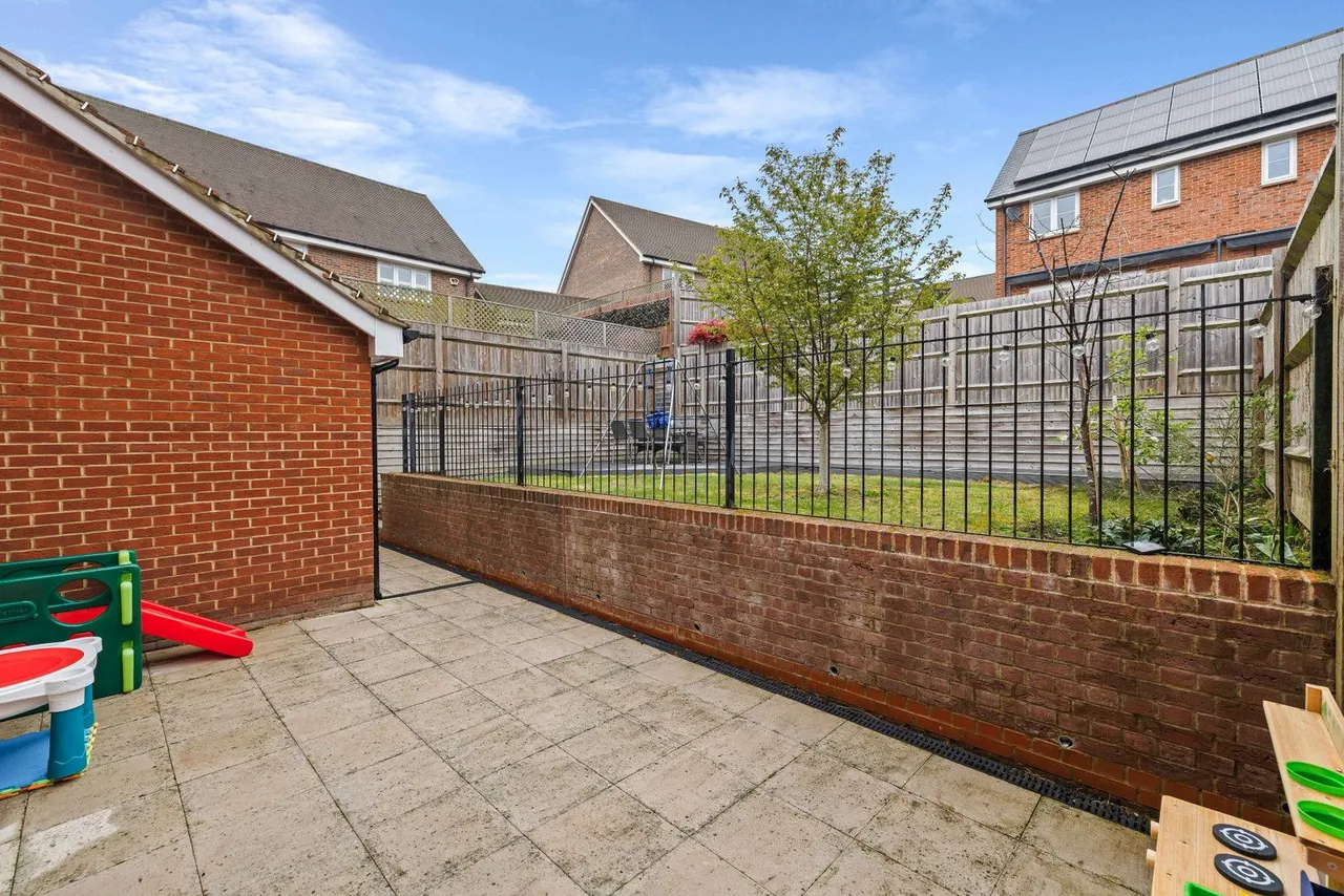 Kilnwood Avenue, Haywards Heath, photo 16