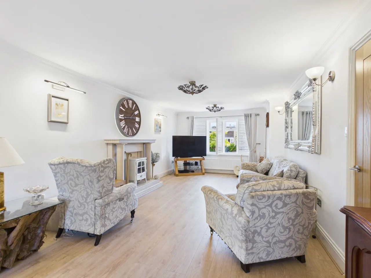 Reid Close, Denton, M34, photo 7