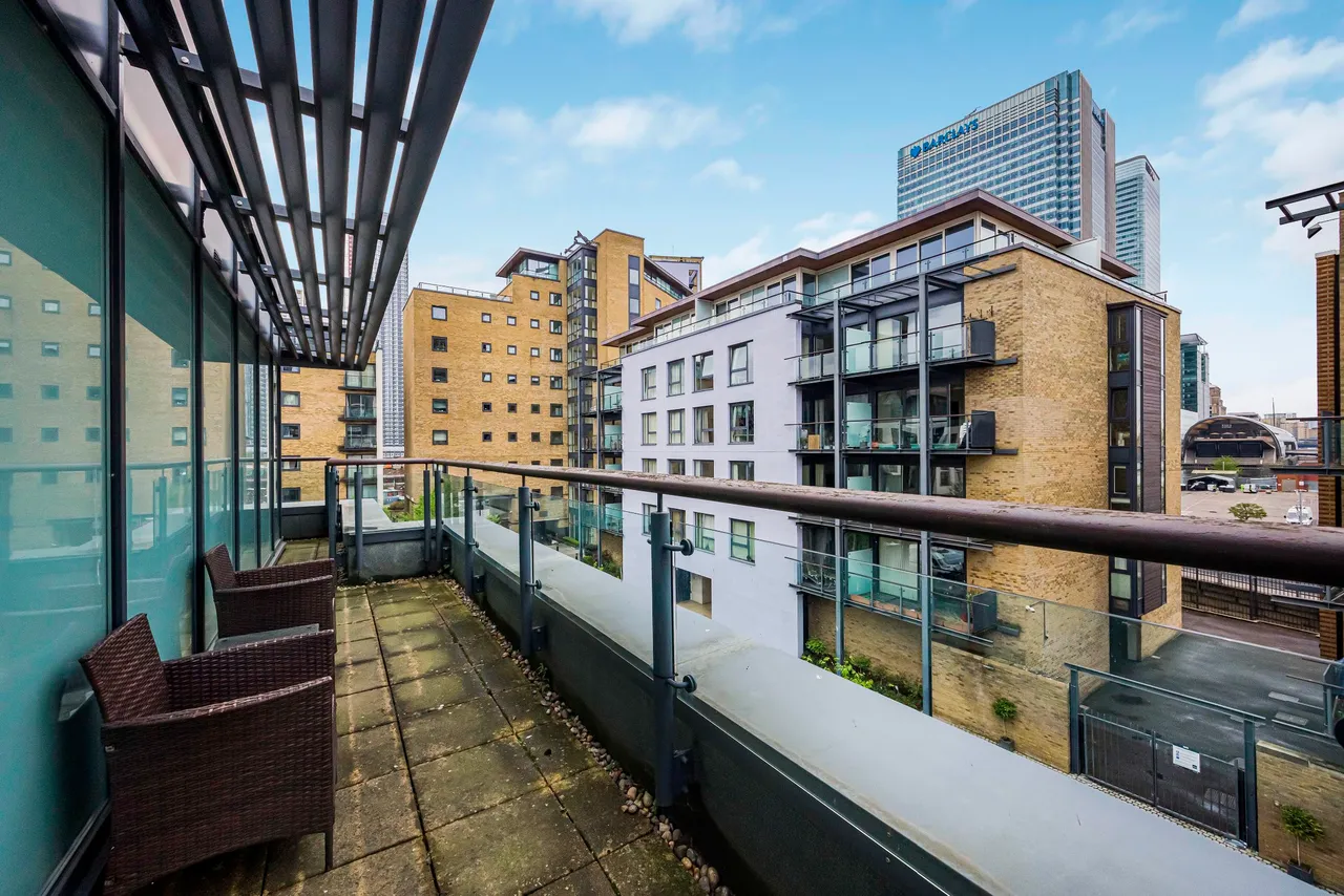 London, E14 5GA, photo 7